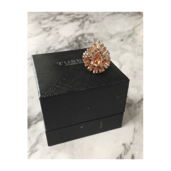 Statement Ring - Picture 1 of 4